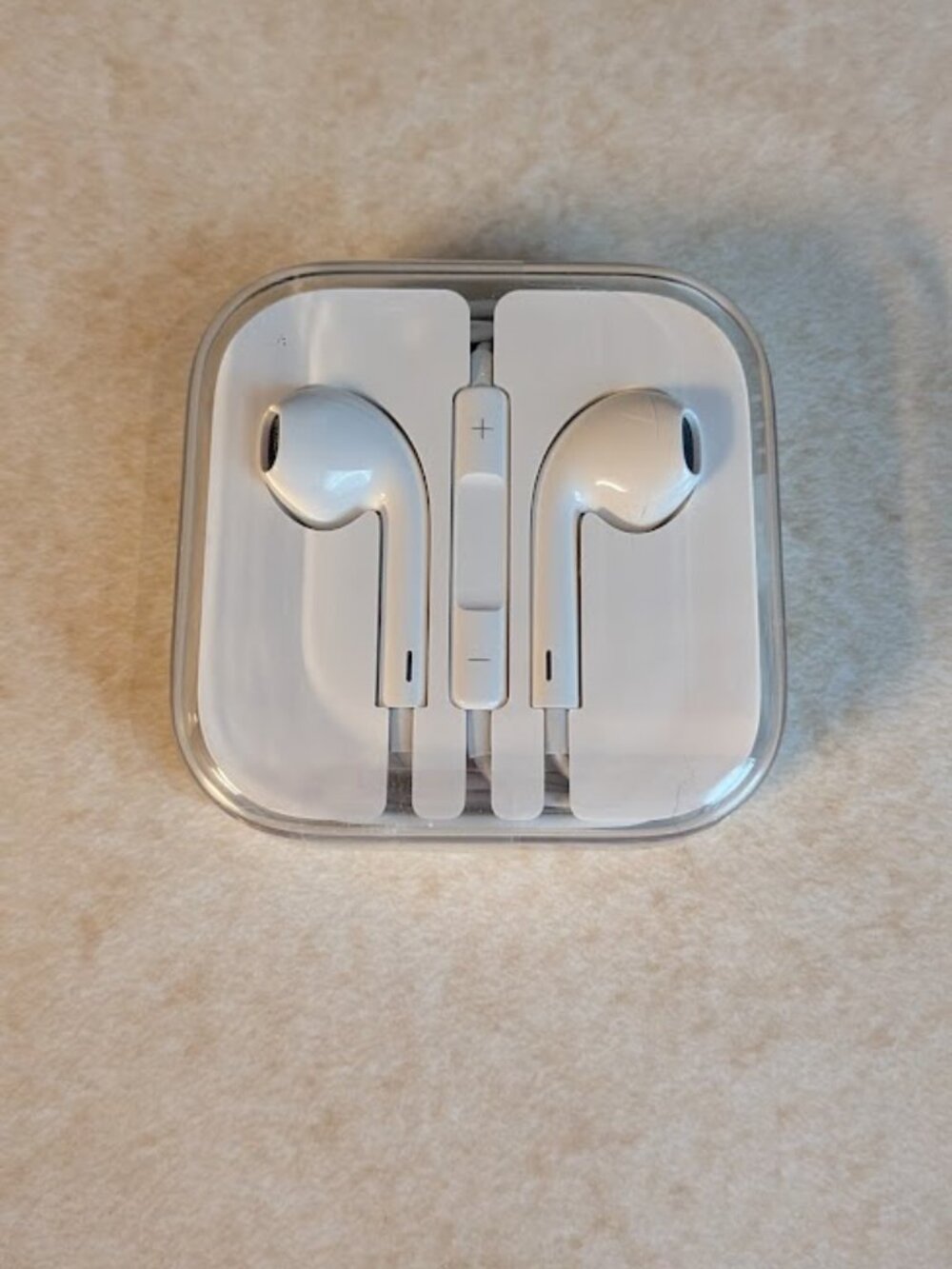 NIB Apple Wired Ear Buds